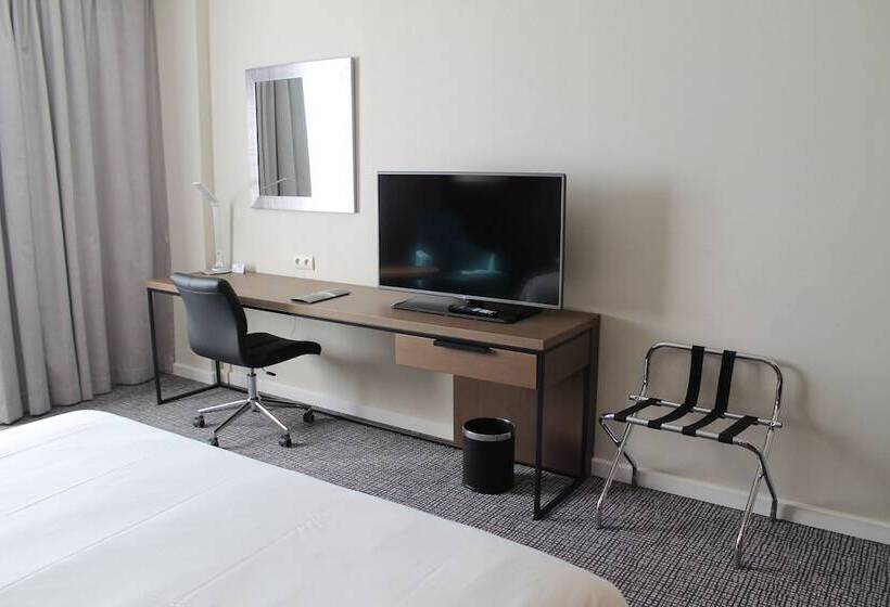 Семейный Номер, Hilton Paris Charles De Gaulle Airport