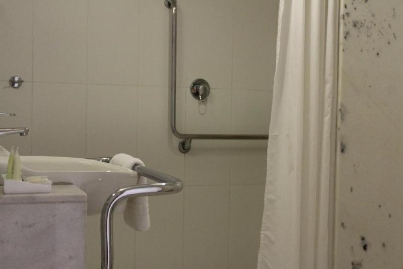 标准间, La Meridiana