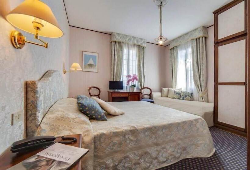 标准三人间, La Meridiana