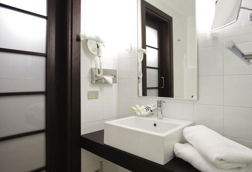 اتاق کلاسیک یک تخته, Mercure Napoli Centro Angioino