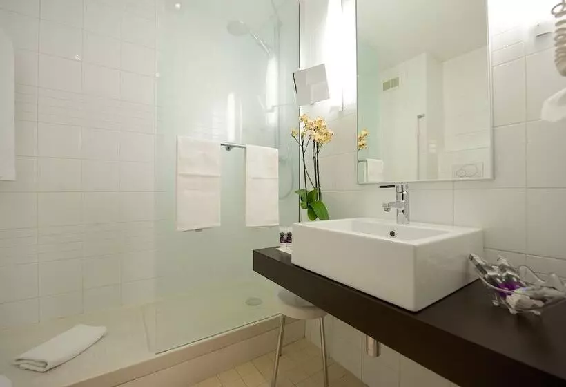 اتاق کلاسیک, Mercure Napoli Centro Angioino