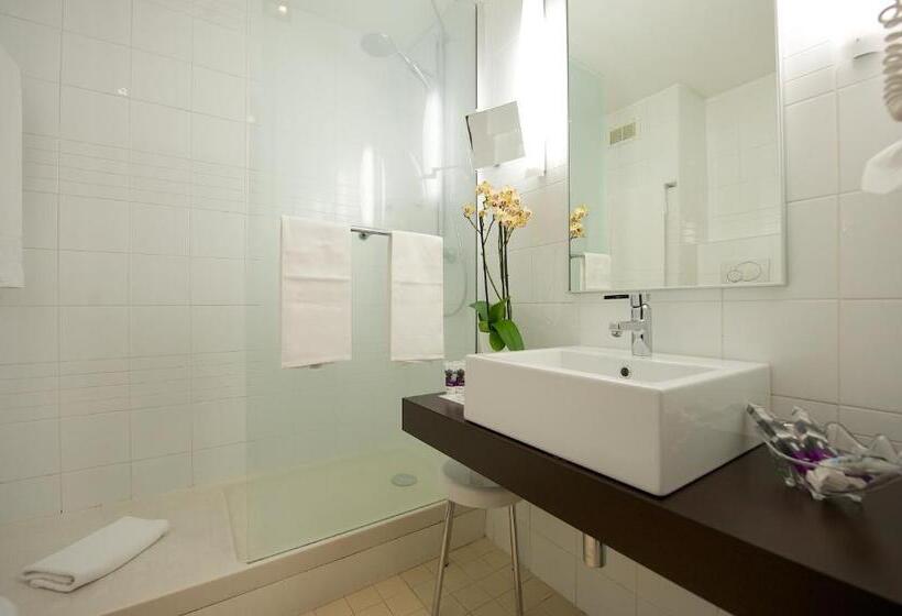اتاق کلاسیک یک تخته, Mercure Napoli Centro Angioino