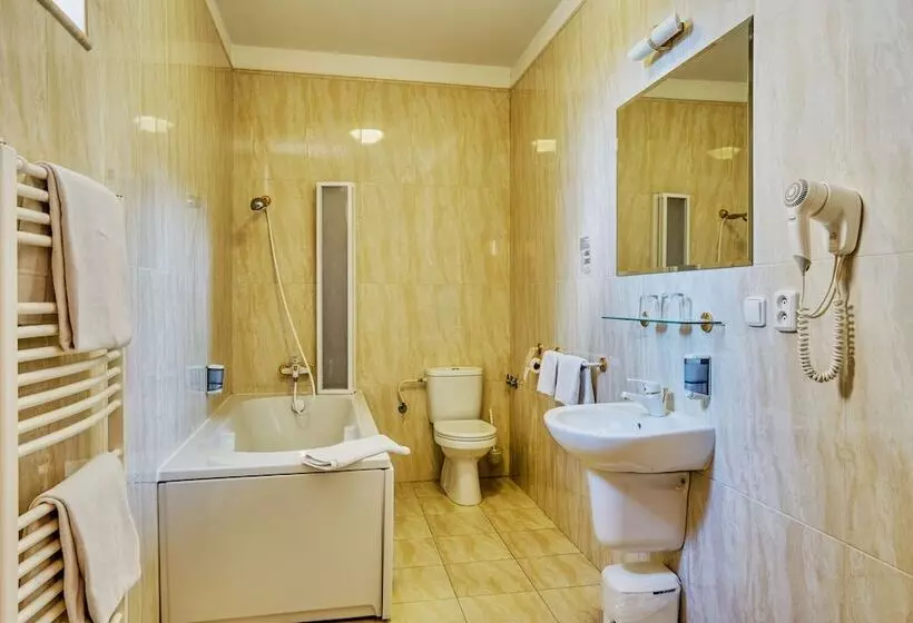 Quarto Quádruplo Deluxe, Royal
