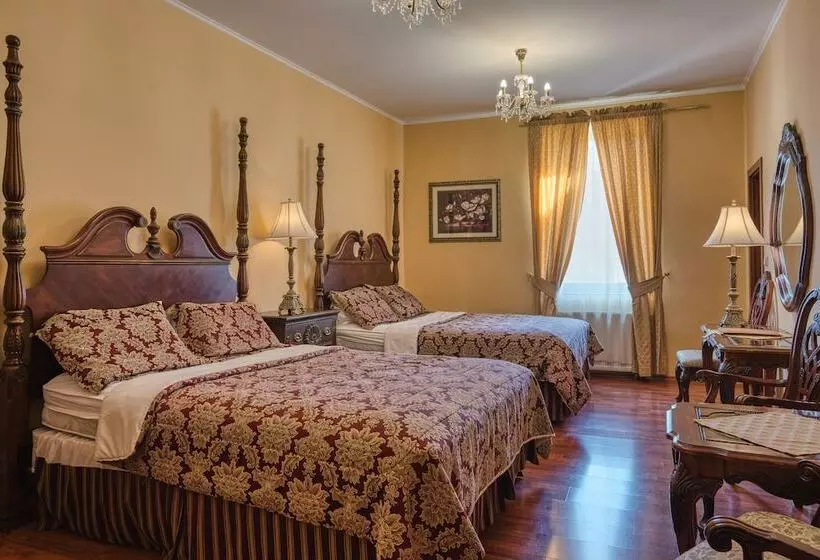 Quarto Quádruplo Deluxe, Royal