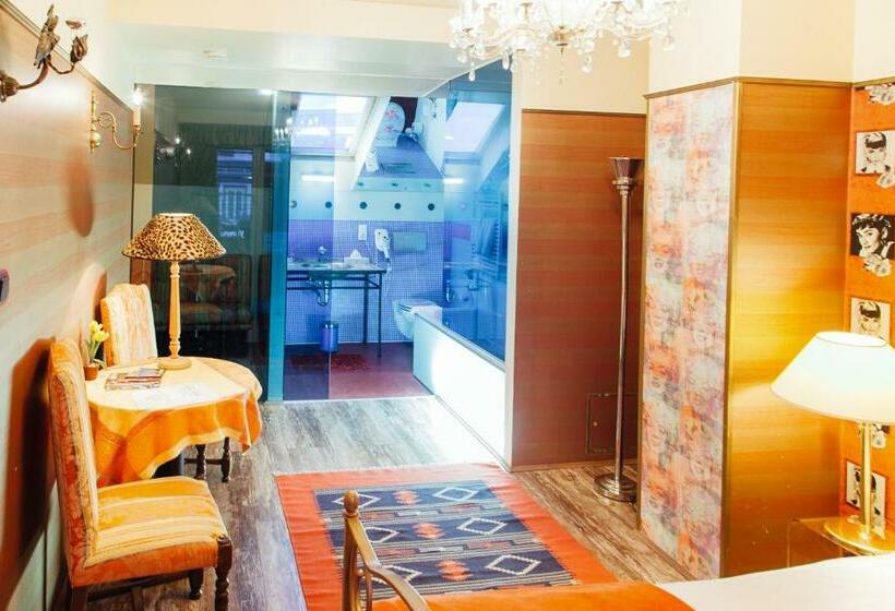 اتاق استاندارد سه نفره, Village