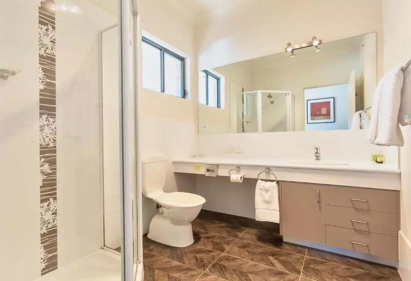 اتاق اجرایی با تخت بزرگ, Blazing Stump Motel & Suites