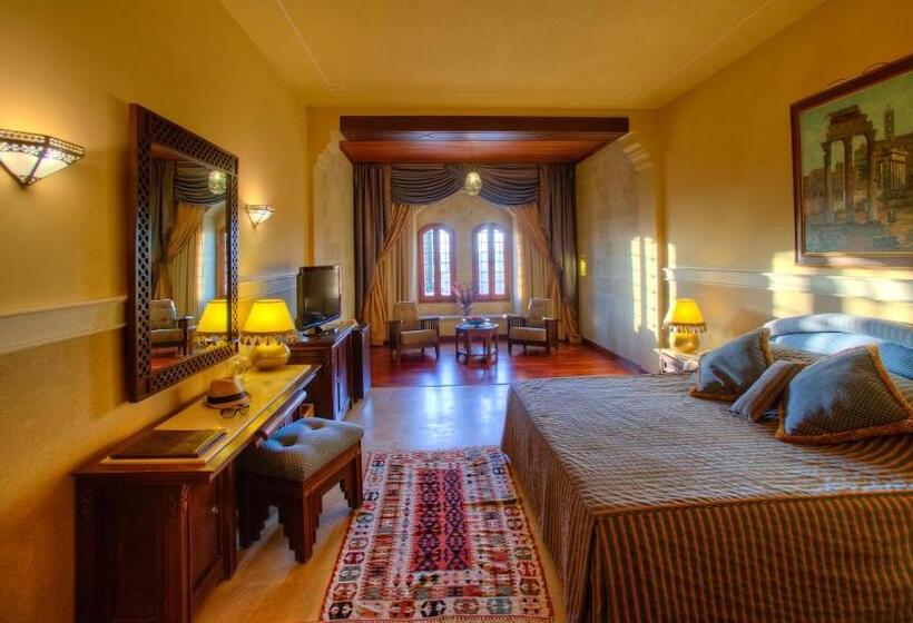 اتاق اجرایی, Mir Amin Palace