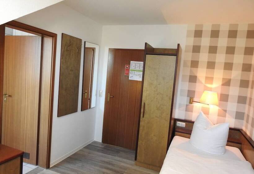 غرفة قياسية فردية, Anhalt