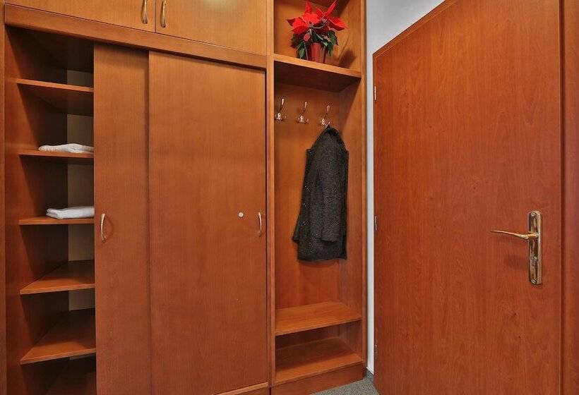 Quarto Superior, Attic