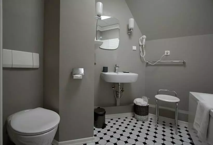 اتاق خانوادگی, Boutique Hotel Kristofs