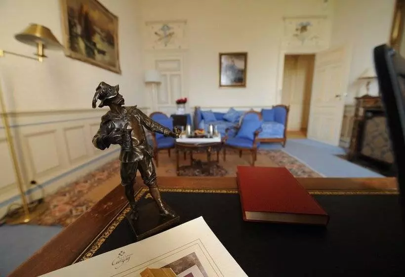 スイート, Château De Curzay