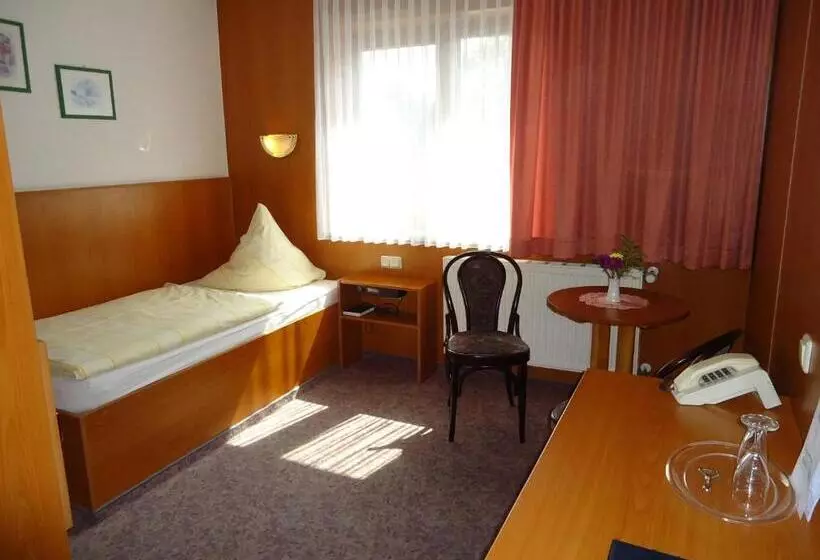 Standard Yhden Hengen Huone, Müller