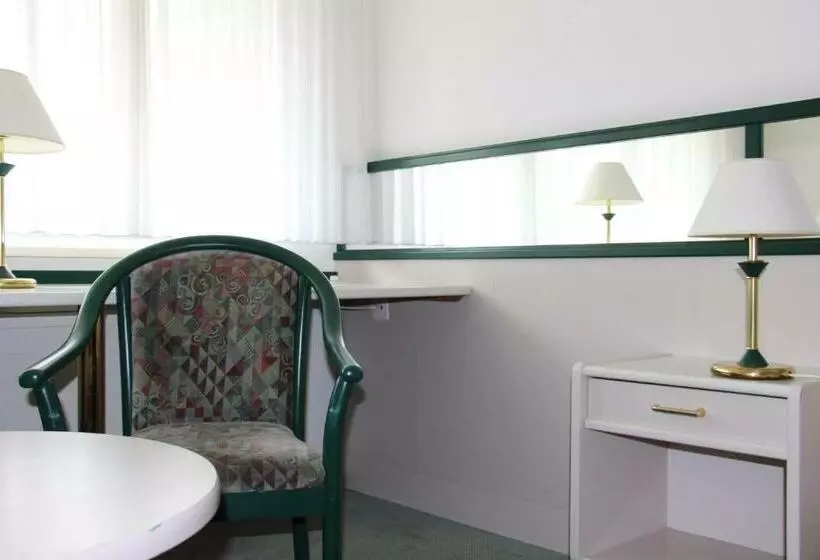 Standard Enkeltværelse, Postillon