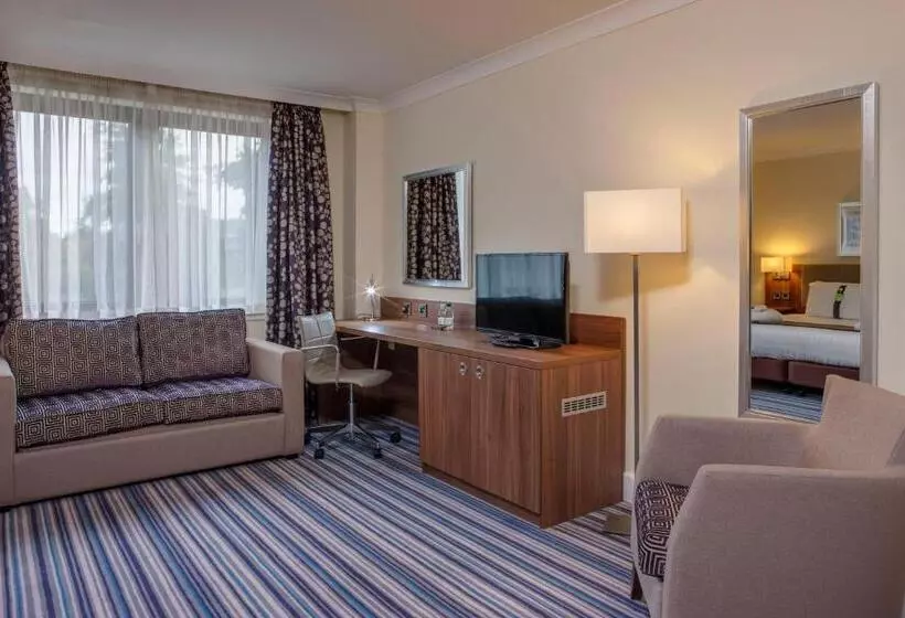 キングサイズベッドのスタンダードルーム, Holiday Inn Glasgow   East Kilbride, An Ihg