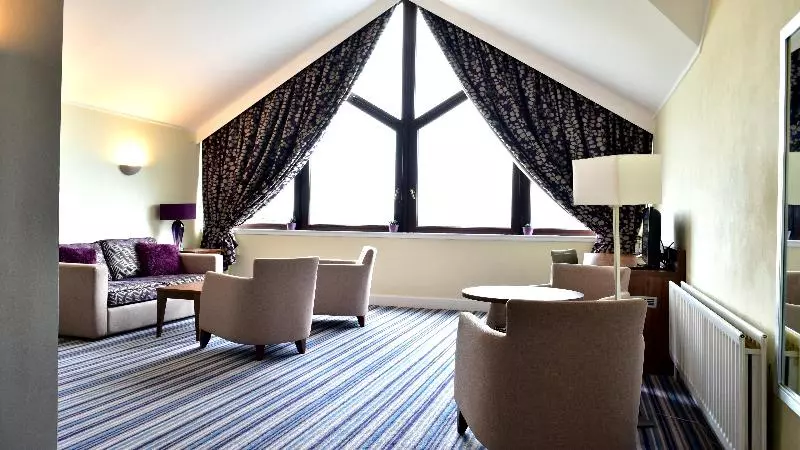 キングサイズベッドのスイートルーム, Holiday Inn Glasgow   East Kilbride, An Ihg