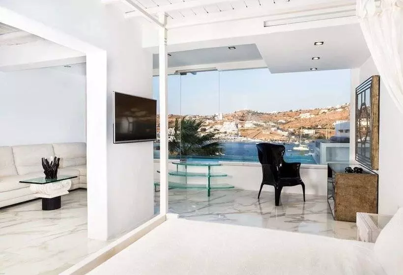 سوییت با چشم‌انداز دریا, Kivotos Mykonos