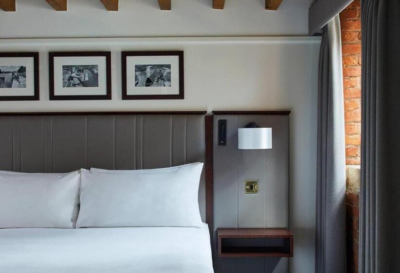 스탠다드 룸, Manchester Marriott Victoria & Albert
