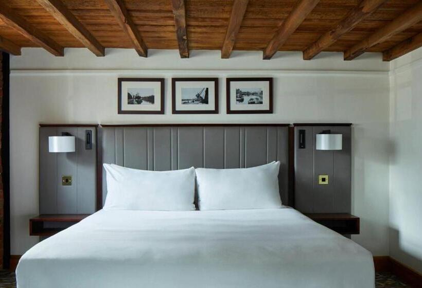 스탠다드 룸 킹사이즈 침대, Manchester Marriott Victoria & Albert