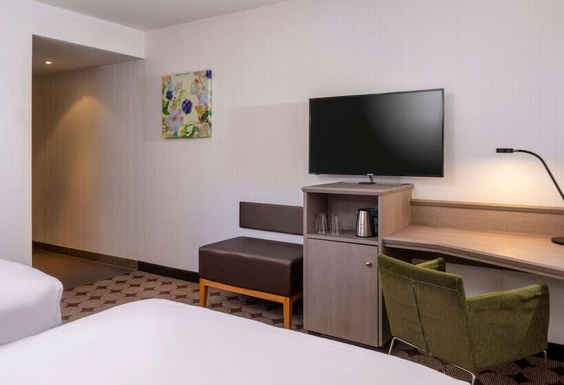 Номер Superior, Mövenpick Hotel Nürnberg Airport