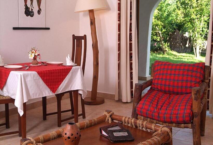 Люкс Повышенной Комфортности, Pinewood Beach Resort And Spa