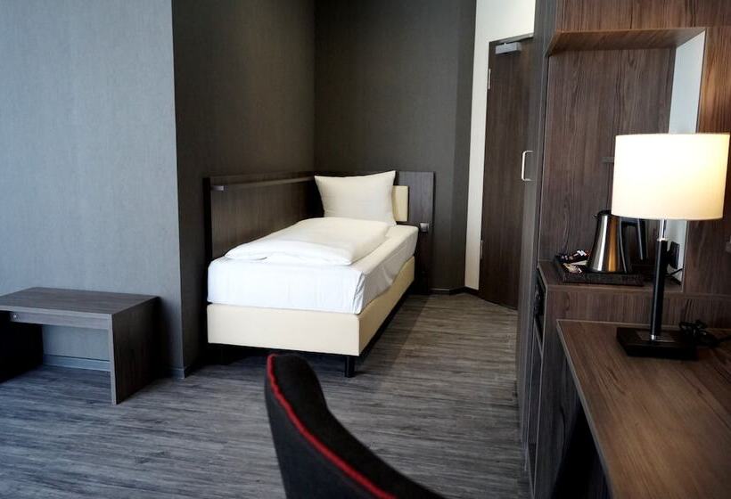 חדר סטנדרט לשלושה, Plaza Premium Parkhotel Norderstedt