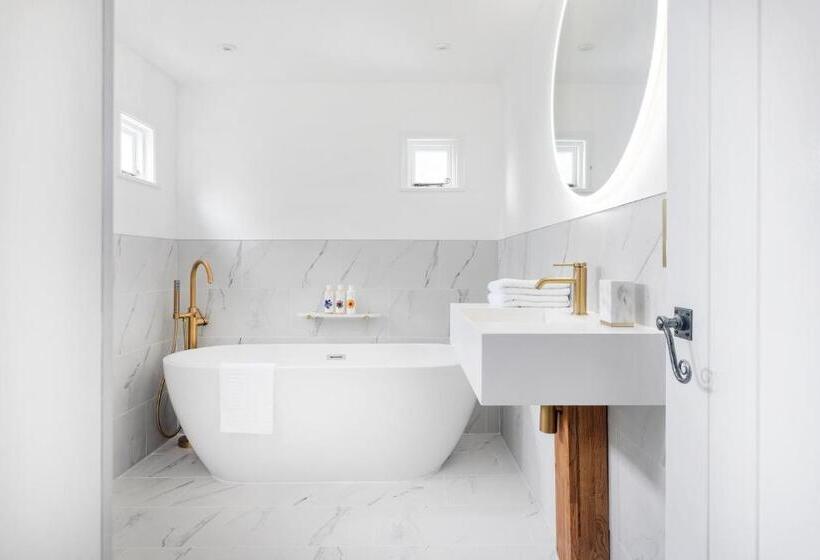 جناح ديلوكس, The Queen's Inn