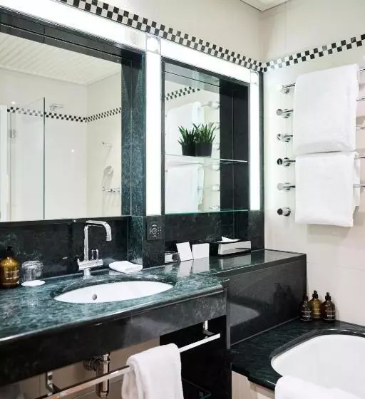 اتاق لوکس, Widder Hotel   Zurichs Luxury Hideaway