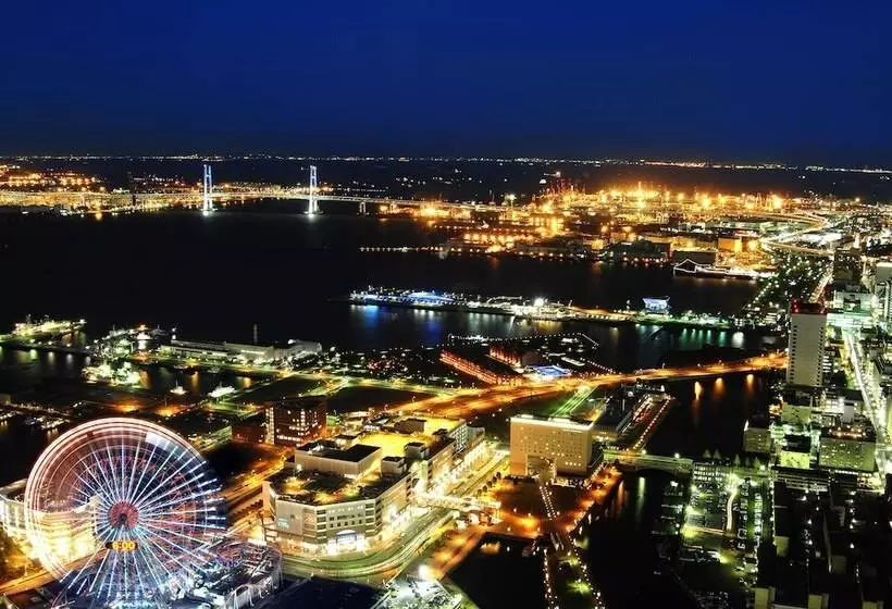 デラックストリプルルーム, Yokohama Royal Park