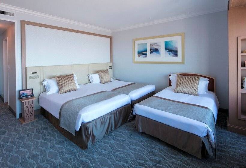 豪华三人间, Yokohama Royal Park