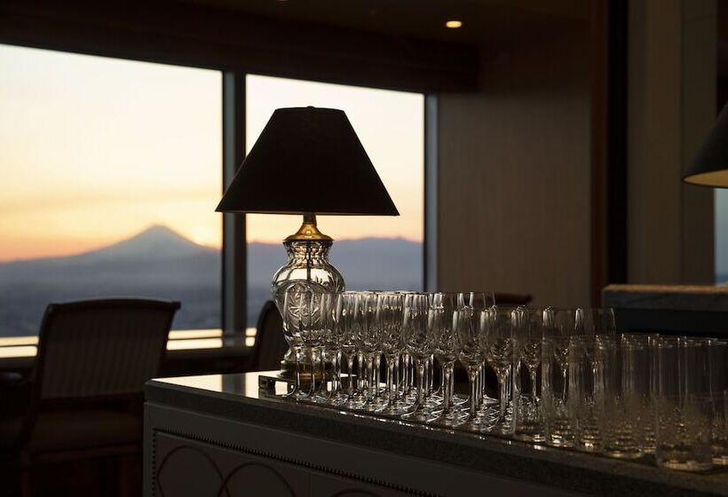 豪华三人间, Yokohama Royal Park