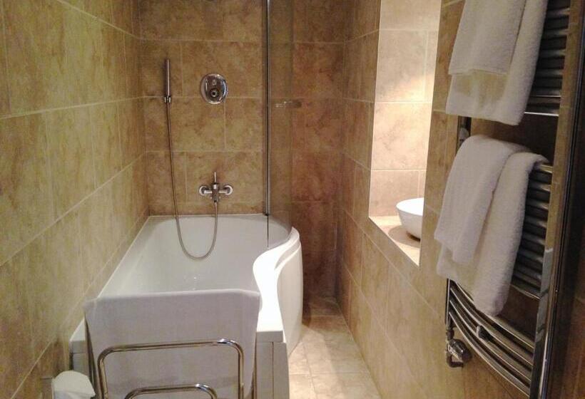 ファミリールーム, Lydford House