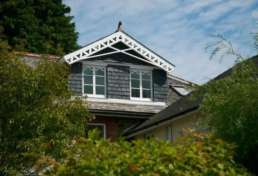 デラックススイート, Lydford House