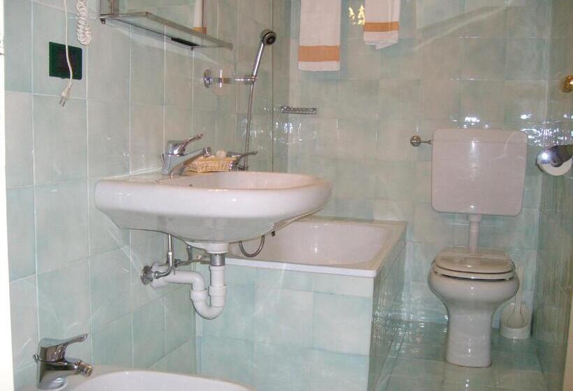 带海景的标准房, Miramare