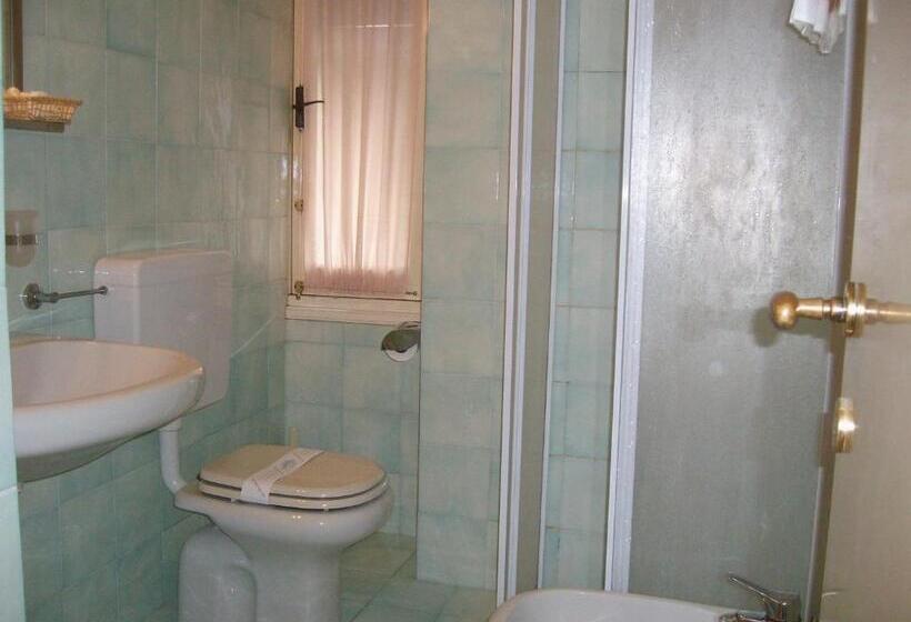 带海景的标准房, Miramare