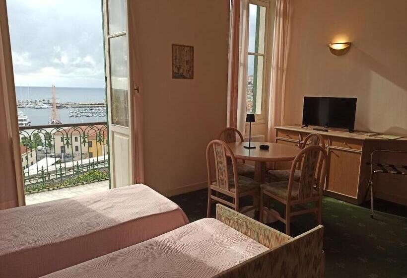 带海景标准四人间, Miramare