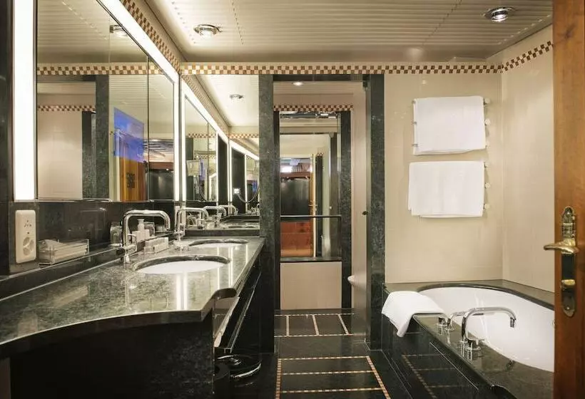 اتاق لوکس, Widder Hotel   Zurichs Luxury Hideaway