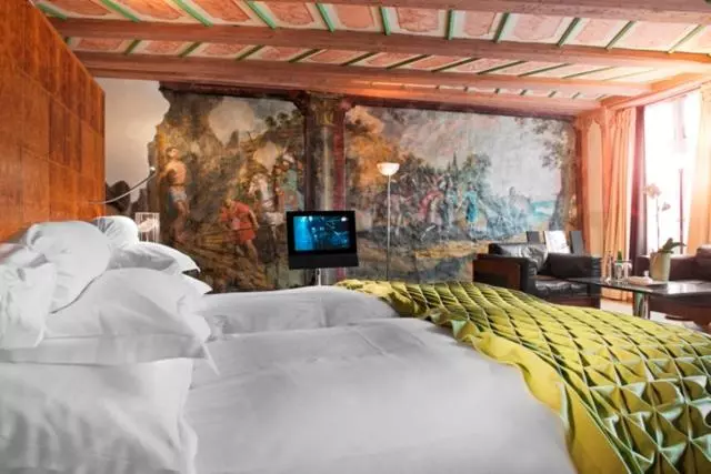 سوییت جونیور, Widder Hotel   Zurichs Luxury Hideaway