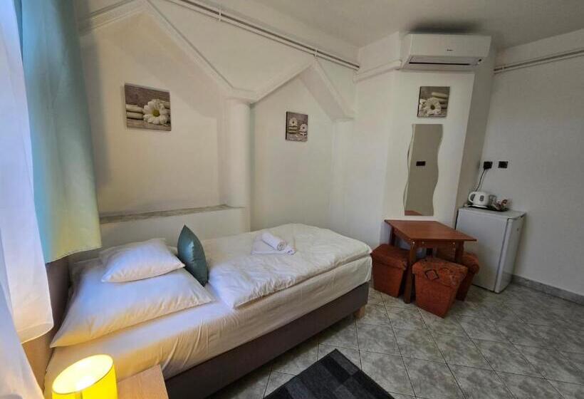 스탠다드 트리플 룸, Heléna Hotel & Spa