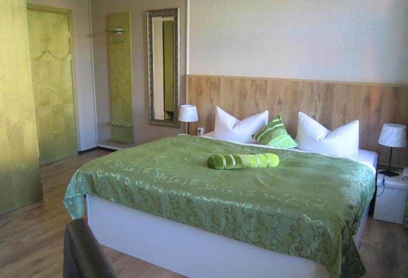 Номер Стандарт, Ahorn