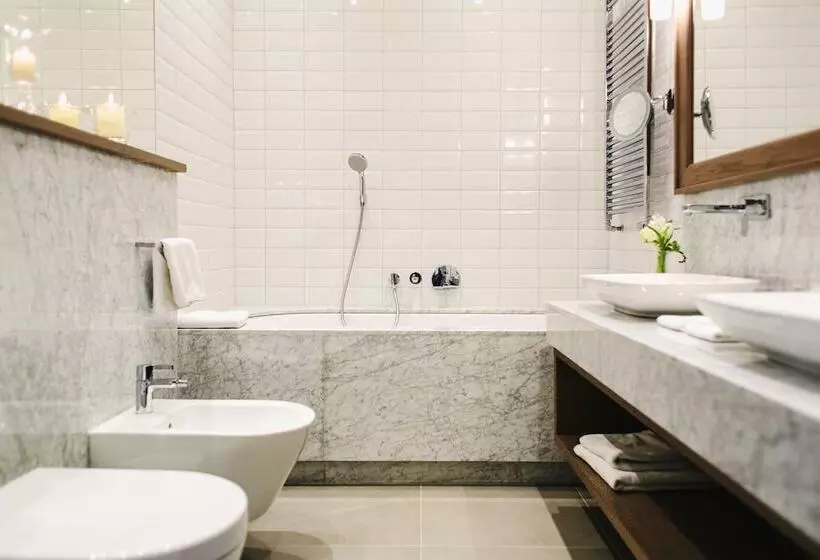 سوییت جونیور, Art Hotel Wrocław