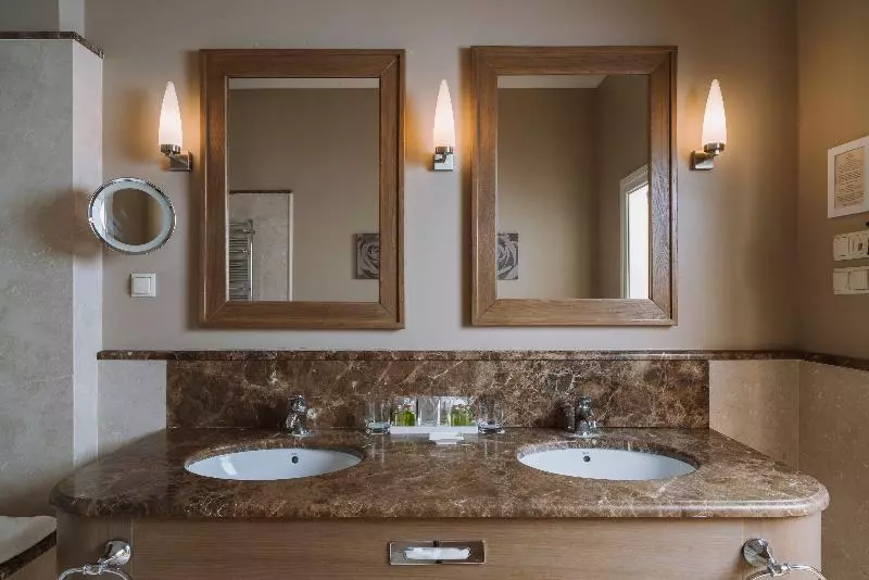 سوییت جونیور, Art Hotel Wrocław