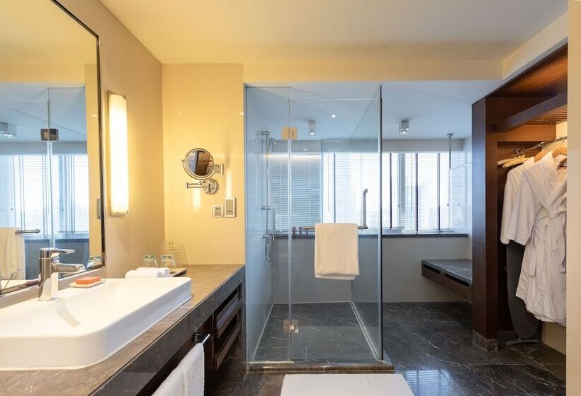 Номер Премиум Вид на Город, Crowne Plaza Guangzhou City Centre, An Ihg Hotel   Free Shuttle Between Hotel And Exhibition Center