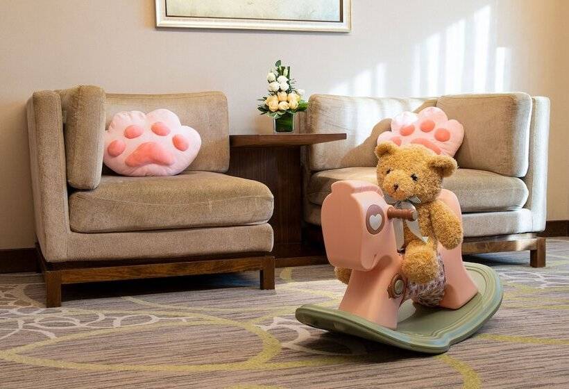 سوییت جونیور با چشمانداز شهر, Crowne Plaza Guangzhou City Centre, An Ihg Hotel   Free Shuttle Between Hotel And Exhibition Center