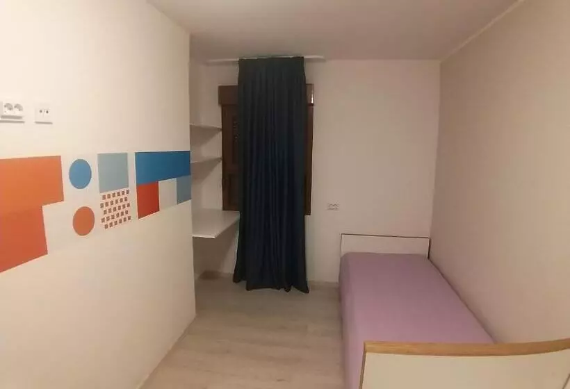 Standard-huone Puutarhanäkymä, Hi Hostel Pula