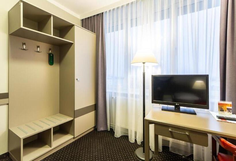 标准单人间, New Skanpol