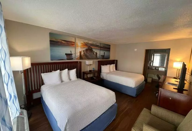 ２ダブルベッドのスタンダードルーム, Days Inn By Wyndham Daytona Beach Speedway
