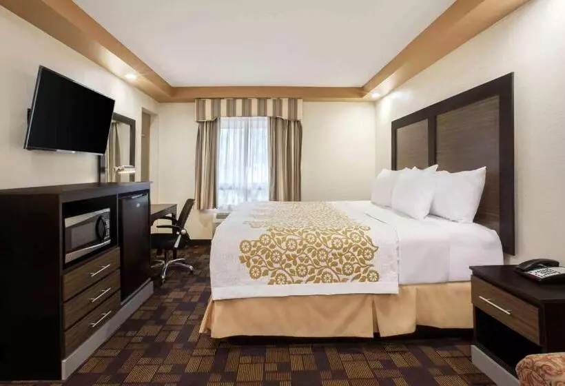 キングサイズベッドのデラックスルーム, Econo Lodge Woodbridge