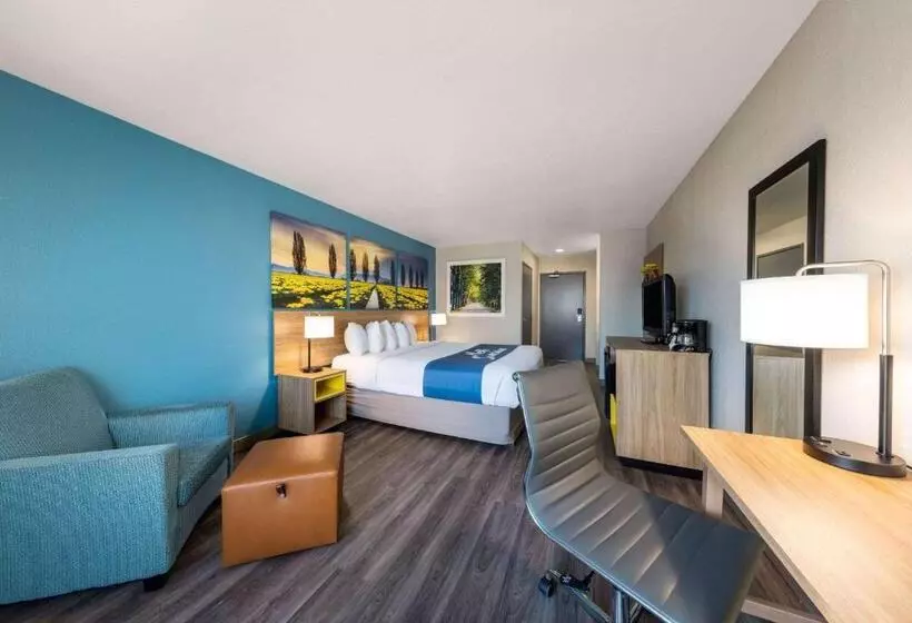 اتاق استاندارد با تخت بزرگ, Days Inn By Wyndham Lathrop