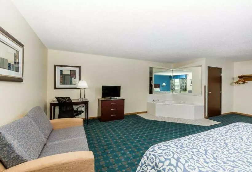 キングサイズベッドのデラックススイート, Days Inn By Wyndham Sioux City