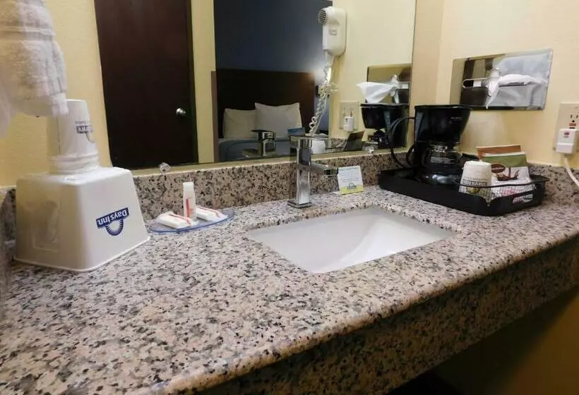 キングサイズベッドのデラックススイート, Days Inn By Wyndham Sioux City